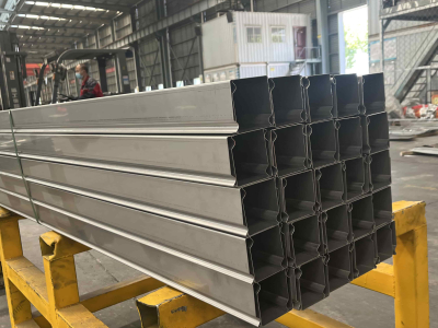 سلاٹڈ کیبل ٹرے