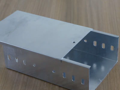 سلاٹڈ کیبل ٹرے