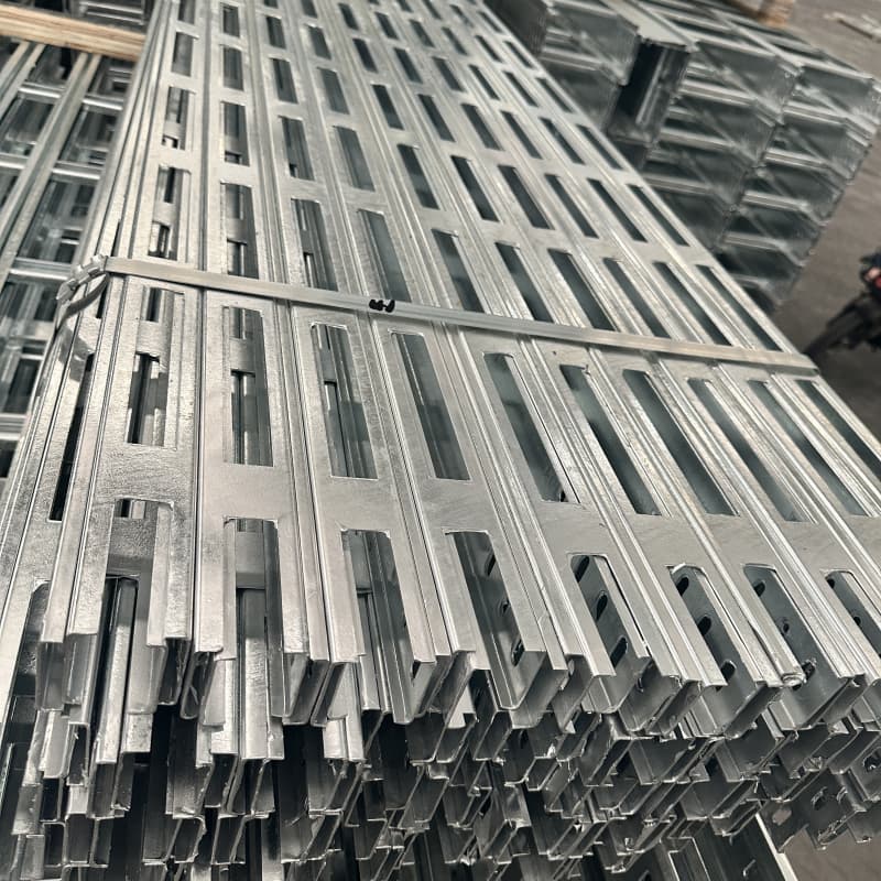 بڑے اسپین کیبل ٹرے