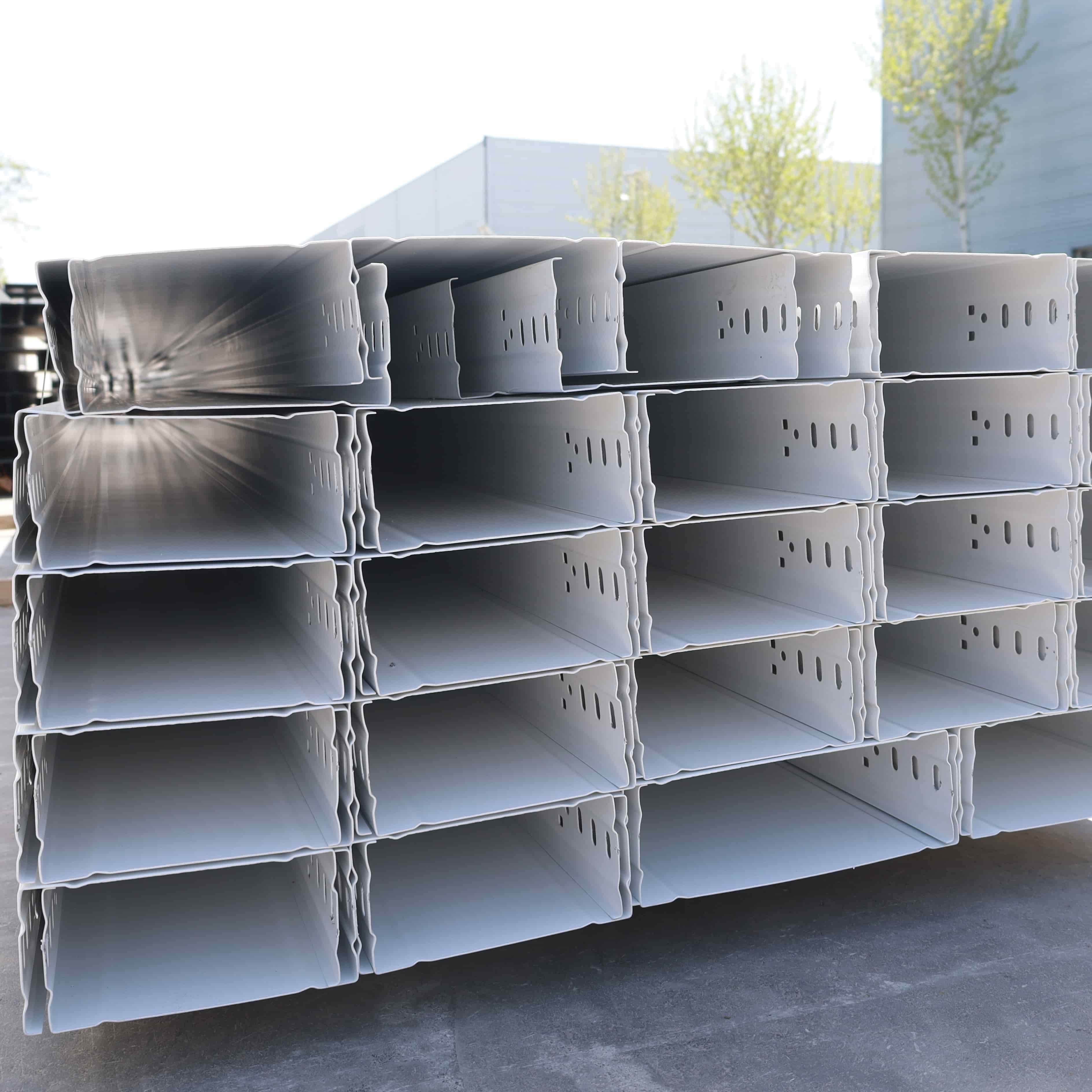 ٹرے کی قسم کا کیبل پل